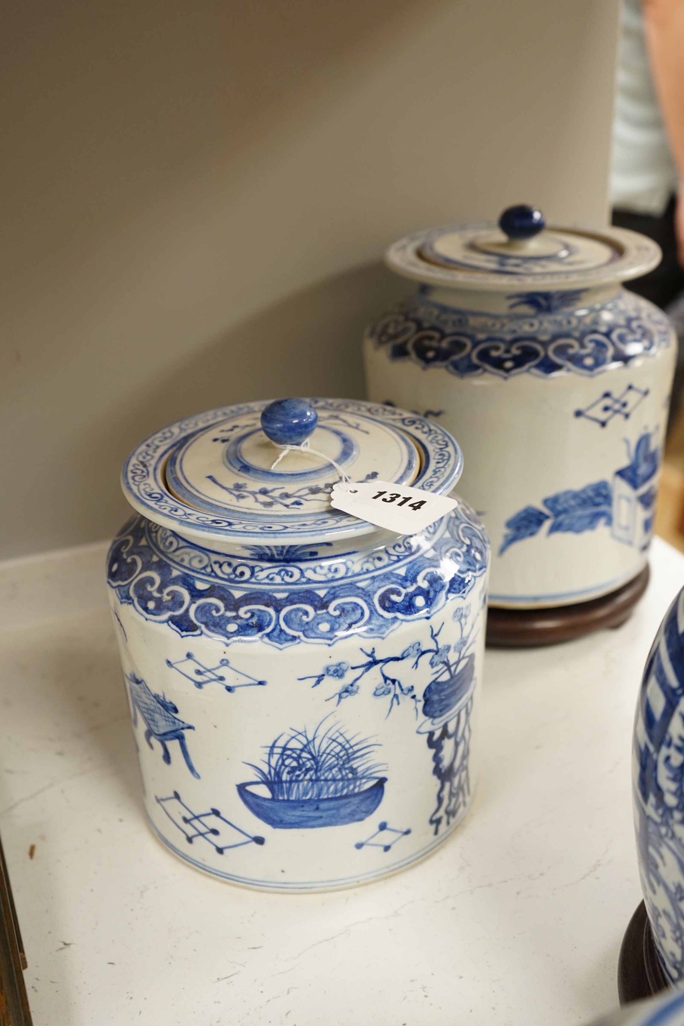 Two pairs of Chinese blue and white jars, tallest 24cm